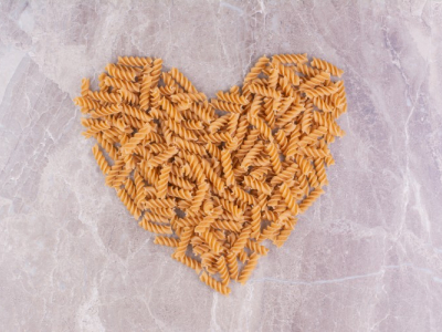 Секрет клетчатки, который так любят производители продуктов питания Почему мы заботимся о клетчатке, которая работает Давайте будем честны. Большинство людей не получают достаточного количества клетчатки. Мы завтракаем на скорую руку, быстро перекусываем, а потом удивляемся, почему наш кишечник чувствует себя вялым. Вот тут-то и появляется порошок органического резистентного декстрина. Мы создаём этот мощный ингредиент, потому что верим, что еда должна не просто наполнять желудок. Она должна помогать вашему