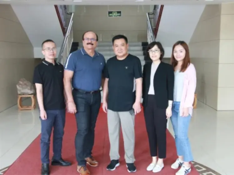 Индийские клиенты закупают наши покрытия оптом.